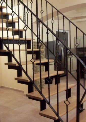 ограждение лестницы из металла