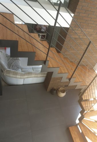 Ограждение для лестницы из металла Современное ограждение из металла для лестницы