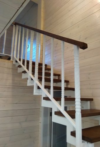 Ограждение лестницы из металла